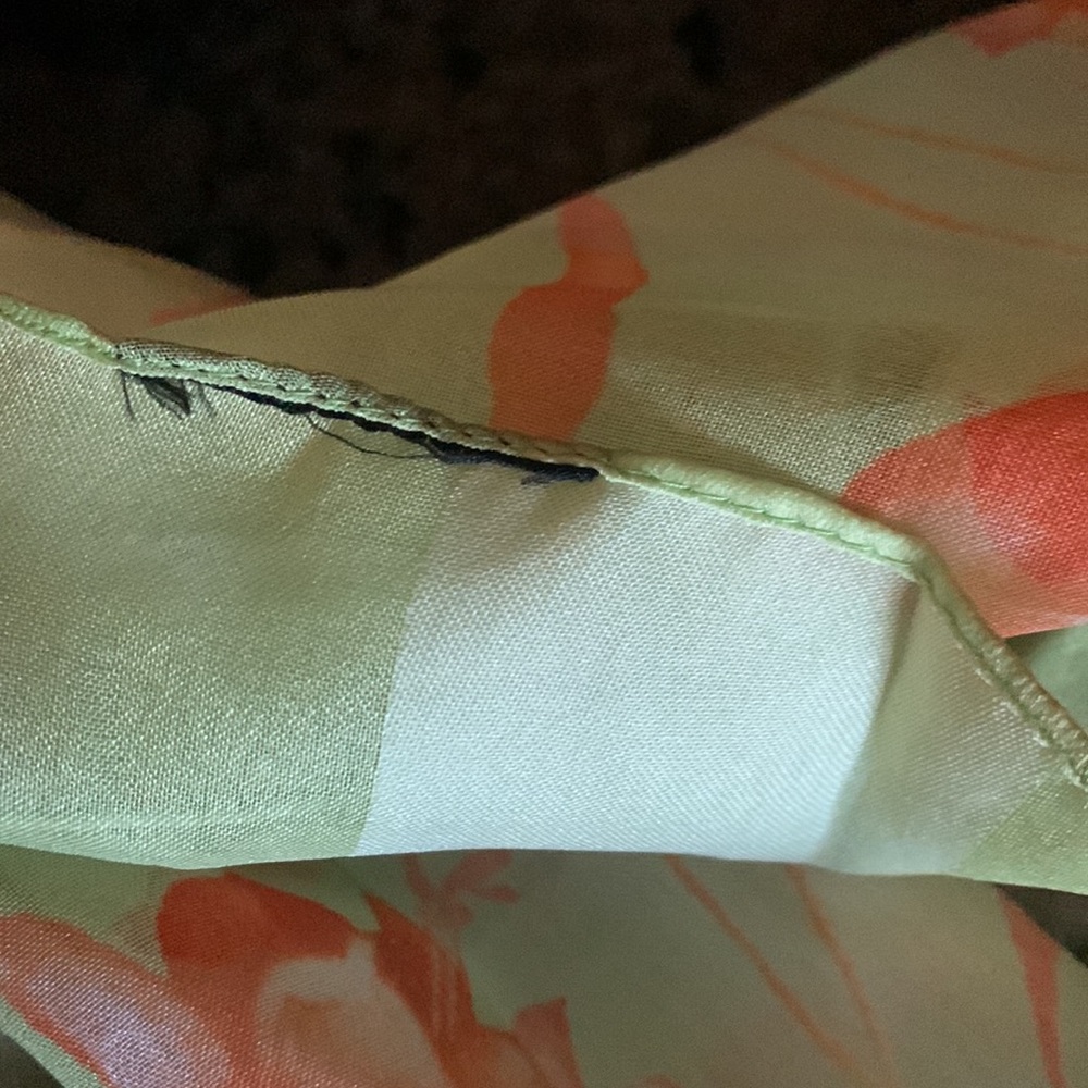 Beautiful Spring Floral scarf - Picture 4 of 4